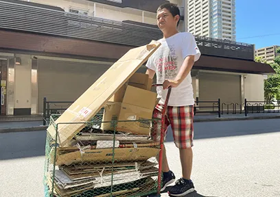 古紙回収・仕分け1