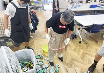古紙回収・仕分け2